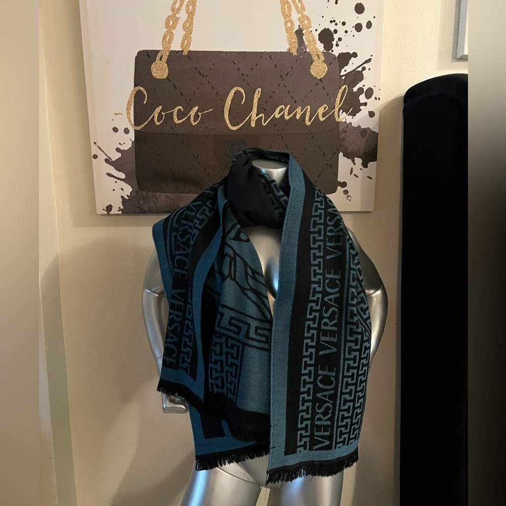 Versace Reversible Shawl - Picture 2 of 9